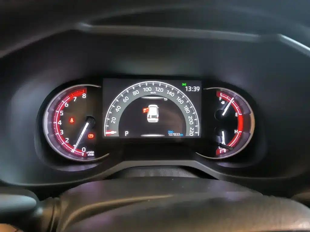 RAV4 2020 2.0L CVT 2WD Fashion Edition — миниатюра 12