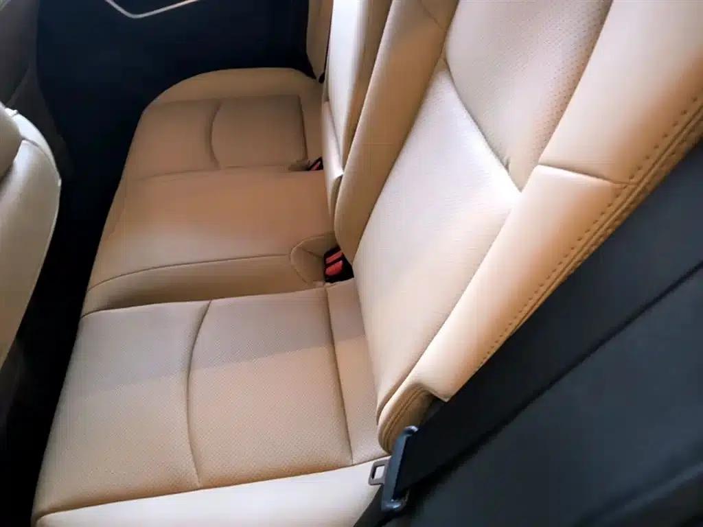 RAV4 2020 2.0L CVT 2WD Fashion Edition — миниатюра 17