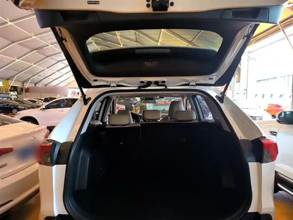 RAV4 2020 2.0L CVT 2WD Fashion Edition — миниатюра 19