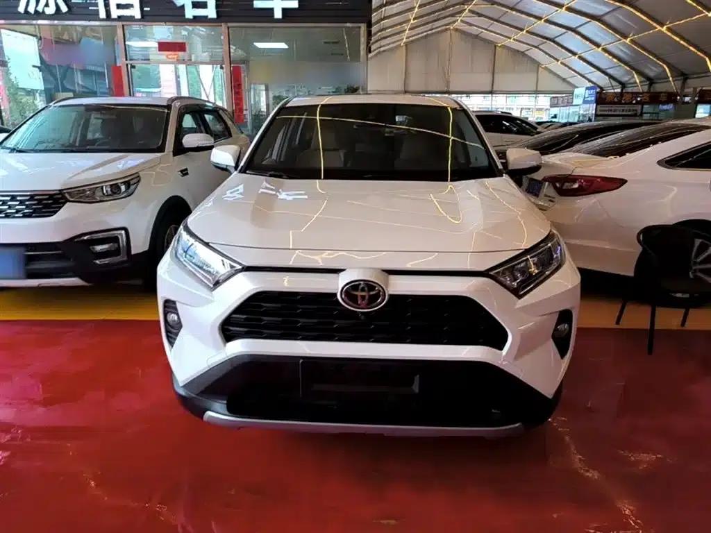 RAV4 2020 2.0L CVT 2WD Fashion Edition — миниатюра 3