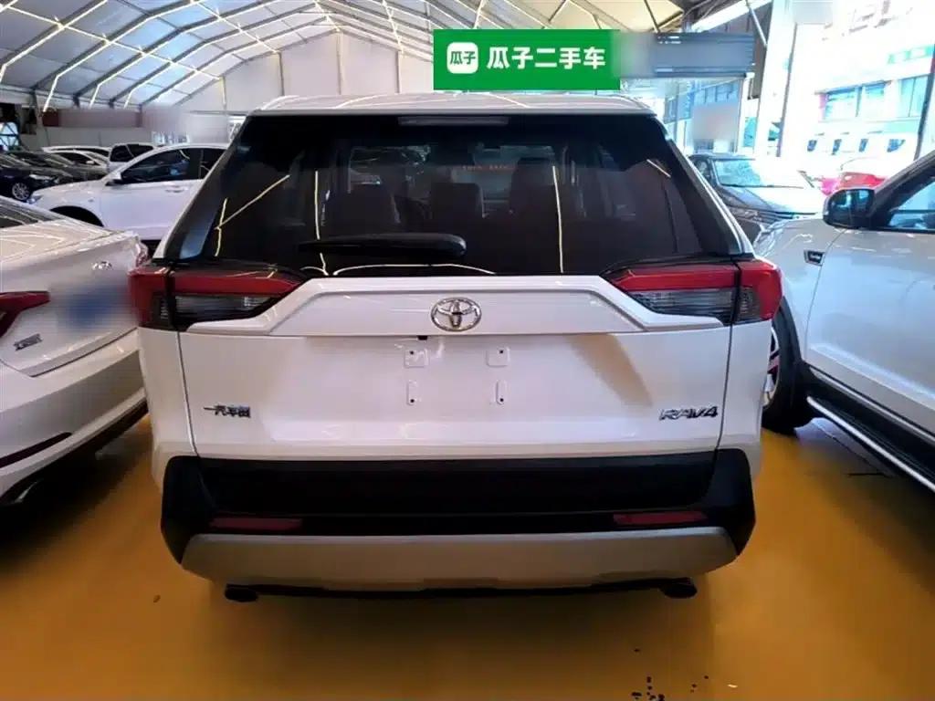RAV4 2020 2.0L CVT 2WD Fashion Edition — миниатюра 6