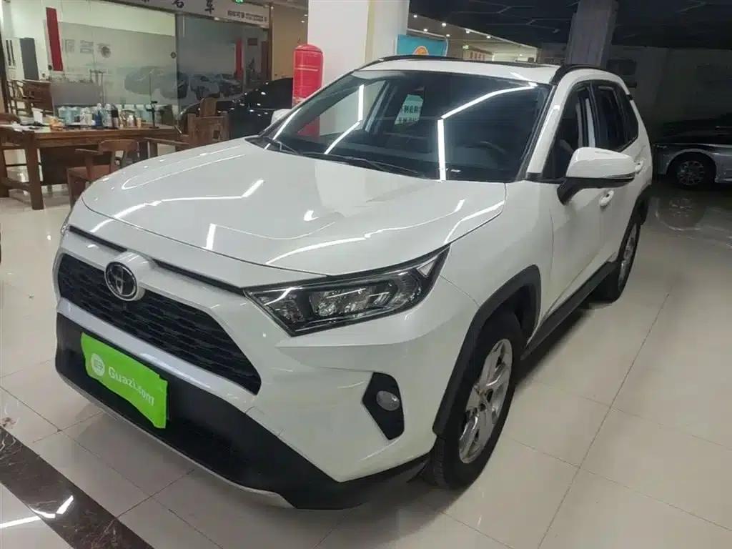 RAV4 2021 2.0L CVT 2WD Fashion Plus Edition — миниатюра 2