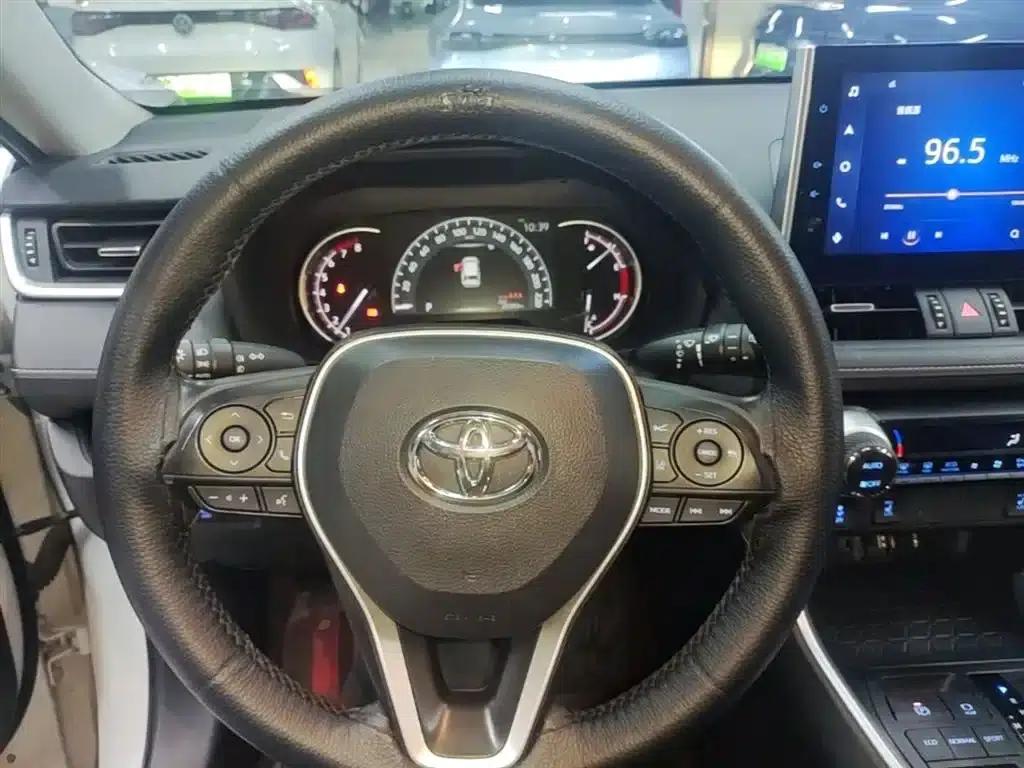 RAV4 2021 2.0L CVT 2WD Fashion Plus Edition — миниатюра 11