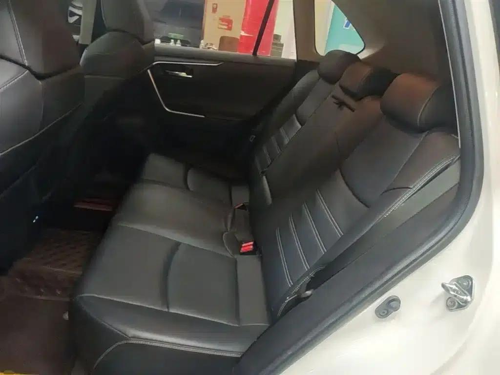 RAV4 2021 2.0L CVT 2WD Fashion Plus Edition — миниатюра 17
