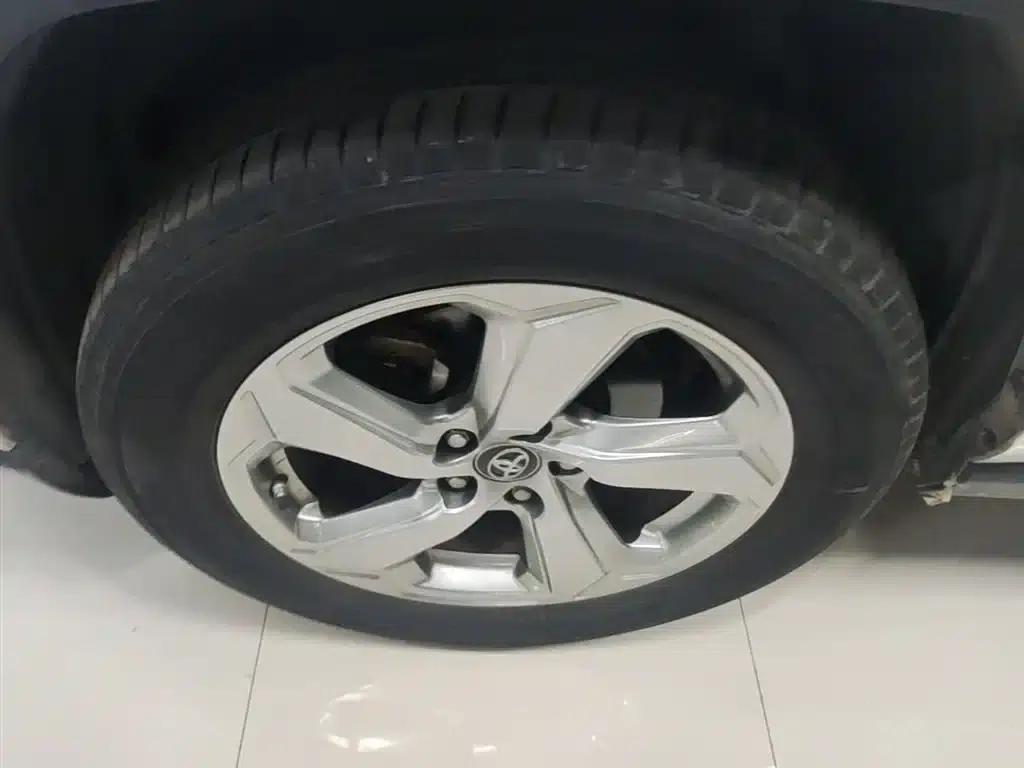 RAV4 2021 2.0L CVT 2WD Fashion Plus Edition — миниатюра 23