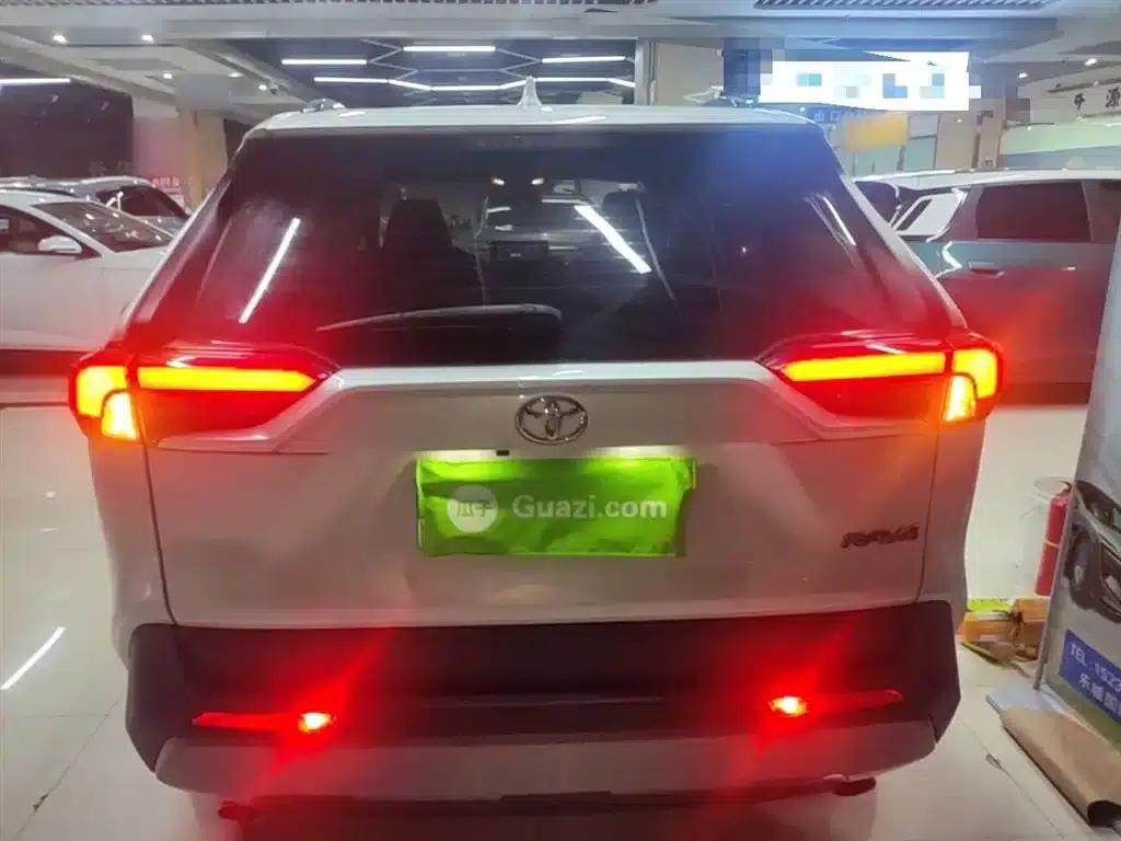 RAV4 2021 2.0L CVT 2WD Fashion Plus Edition — миниатюра 6