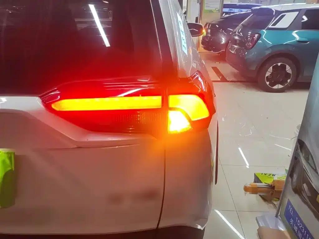 RAV4 2021 2.0L CVT 2WD Fashion Plus Edition — миниатюра 8