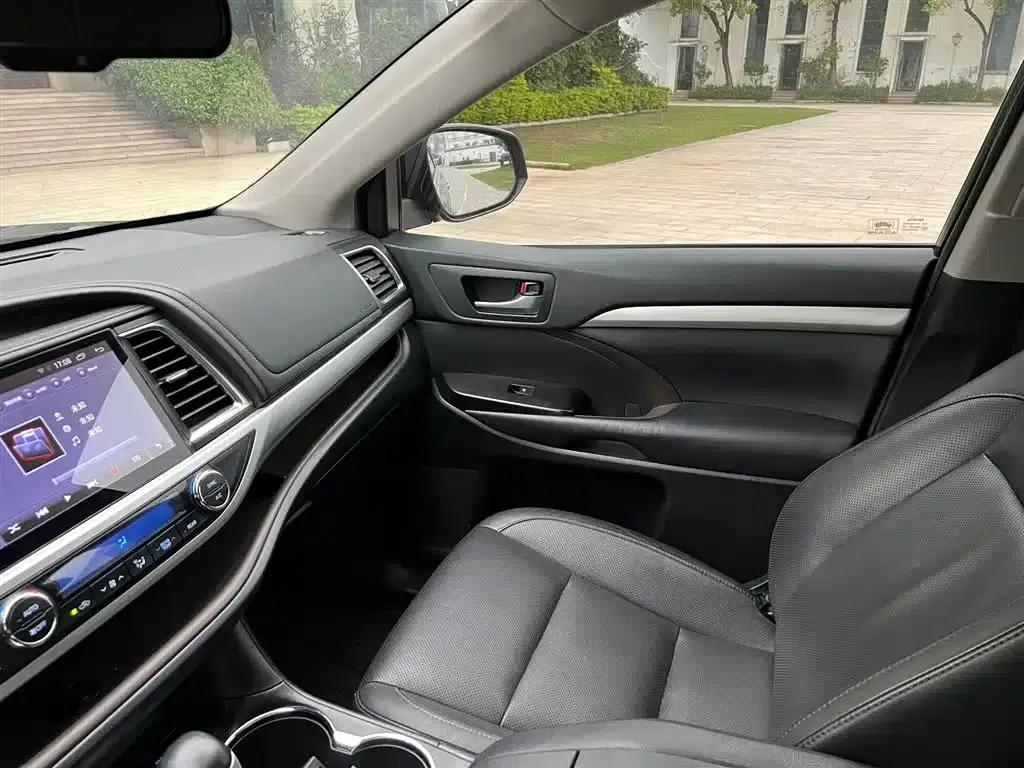 2017 Highlander 2.0T AWD Luxury 7-seater — миниатюра 5