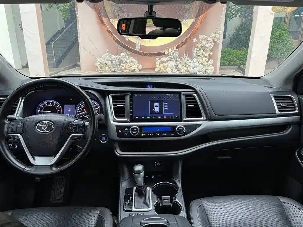 2017 Highlander 2.0T AWD Luxury 7-seater — миниатюра 9