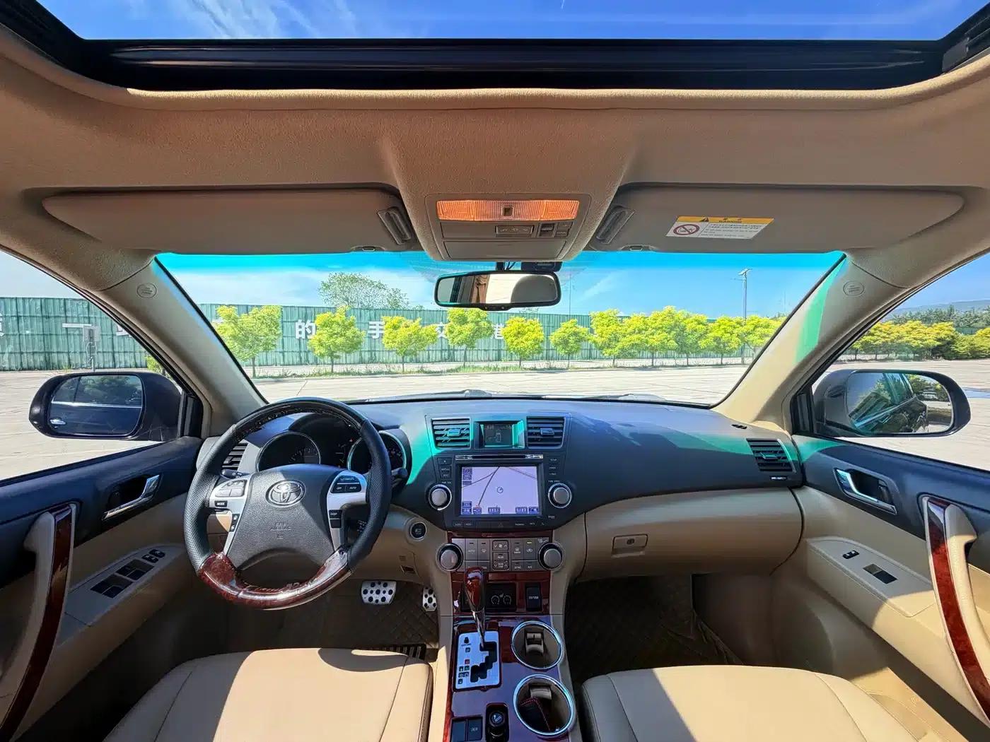 2012 Highlander 2.7L 2WD 7-seater Luxury Navigation Edition — миниатюра 15
