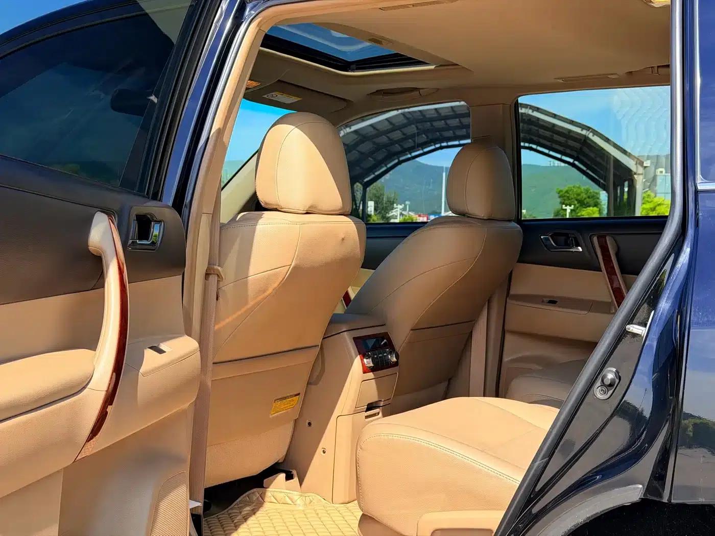 2012 Highlander 2.7L 2WD 7-seater Luxury Navigation Edition — миниатюра 16
