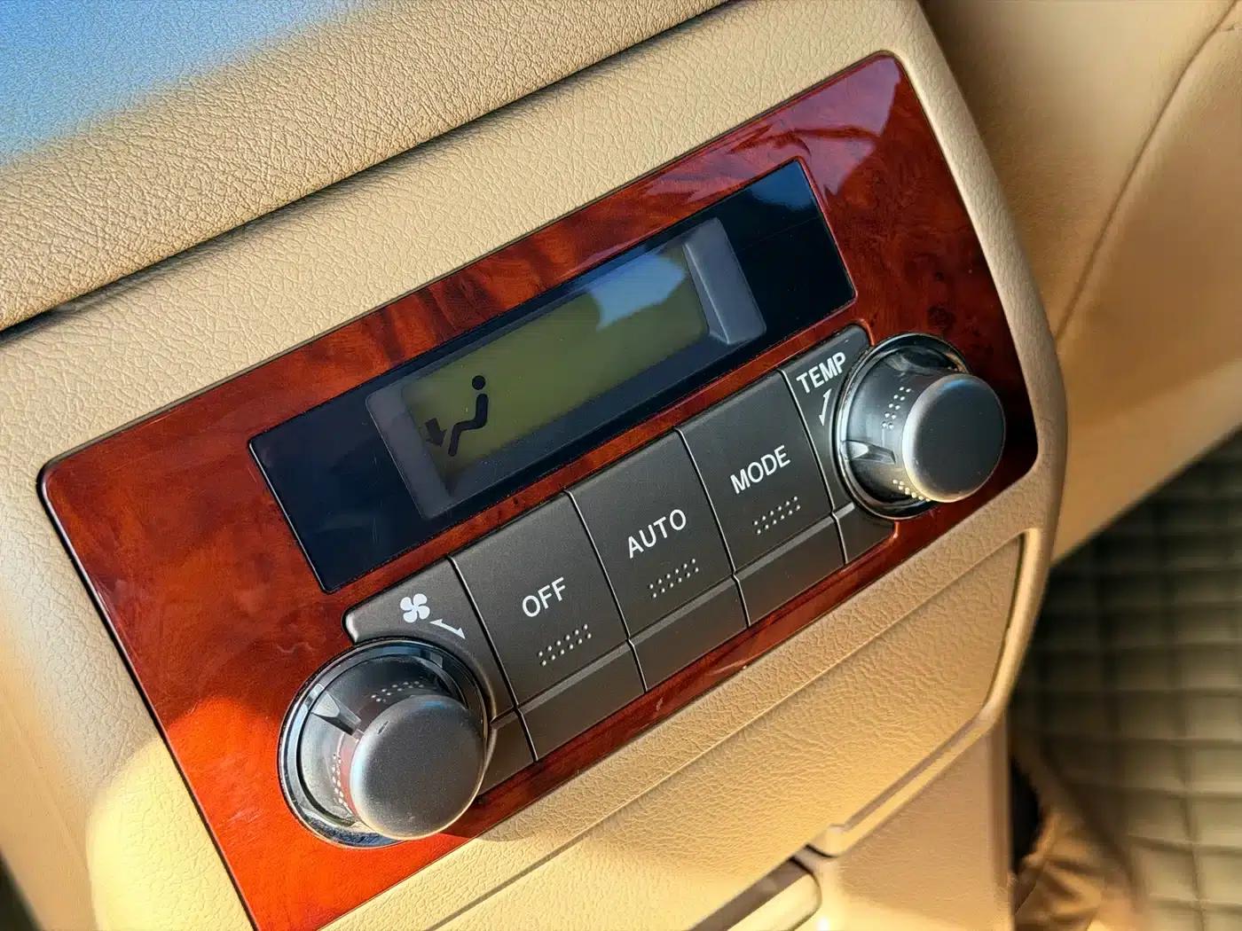 2012 Highlander 2.7L 2WD 7-seater Luxury Navigation Edition — миниатюра 18