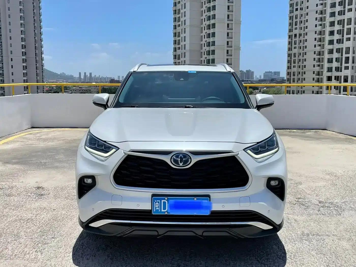 2022 Toyota Highlander Hybrid 2.5L 2WD Premium Edition 7-Seater — миниатюра 2