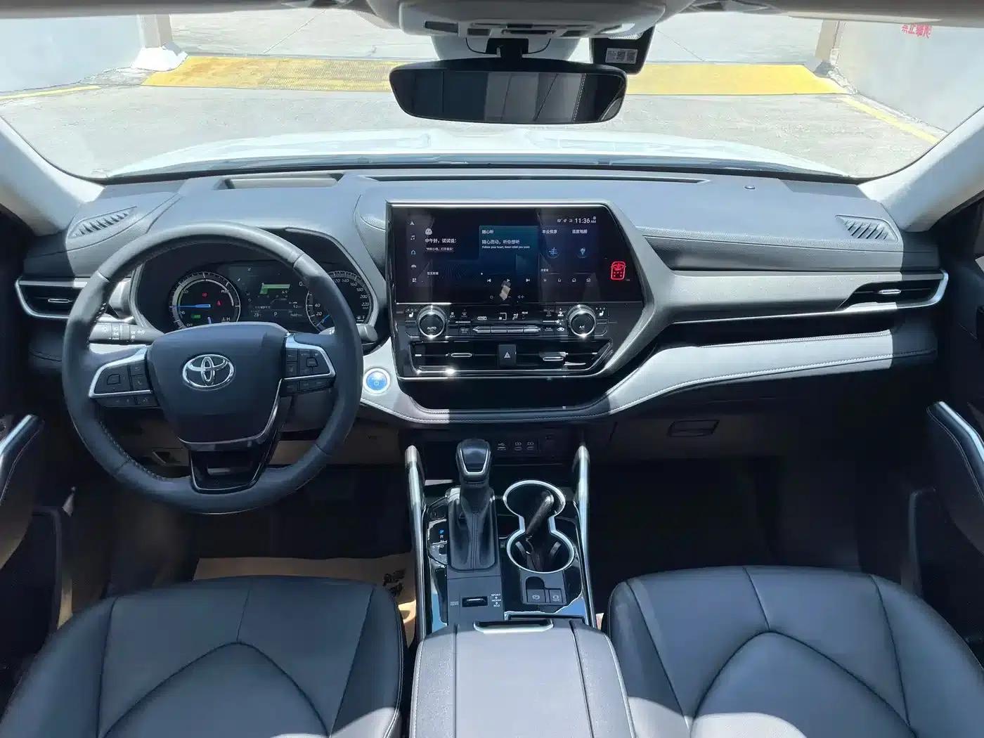 2022 Toyota Highlander Hybrid 2.5L 2WD Premium Edition 7-Seater — миниатюра 7
