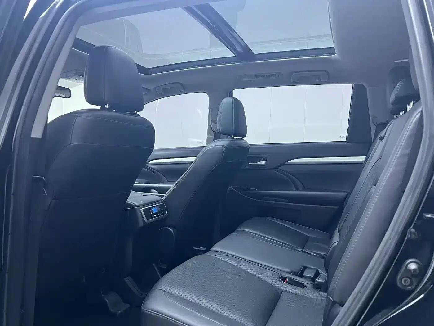 2017 Highlander 2.0T AWD Luxury 7-seater — миниатюра 7