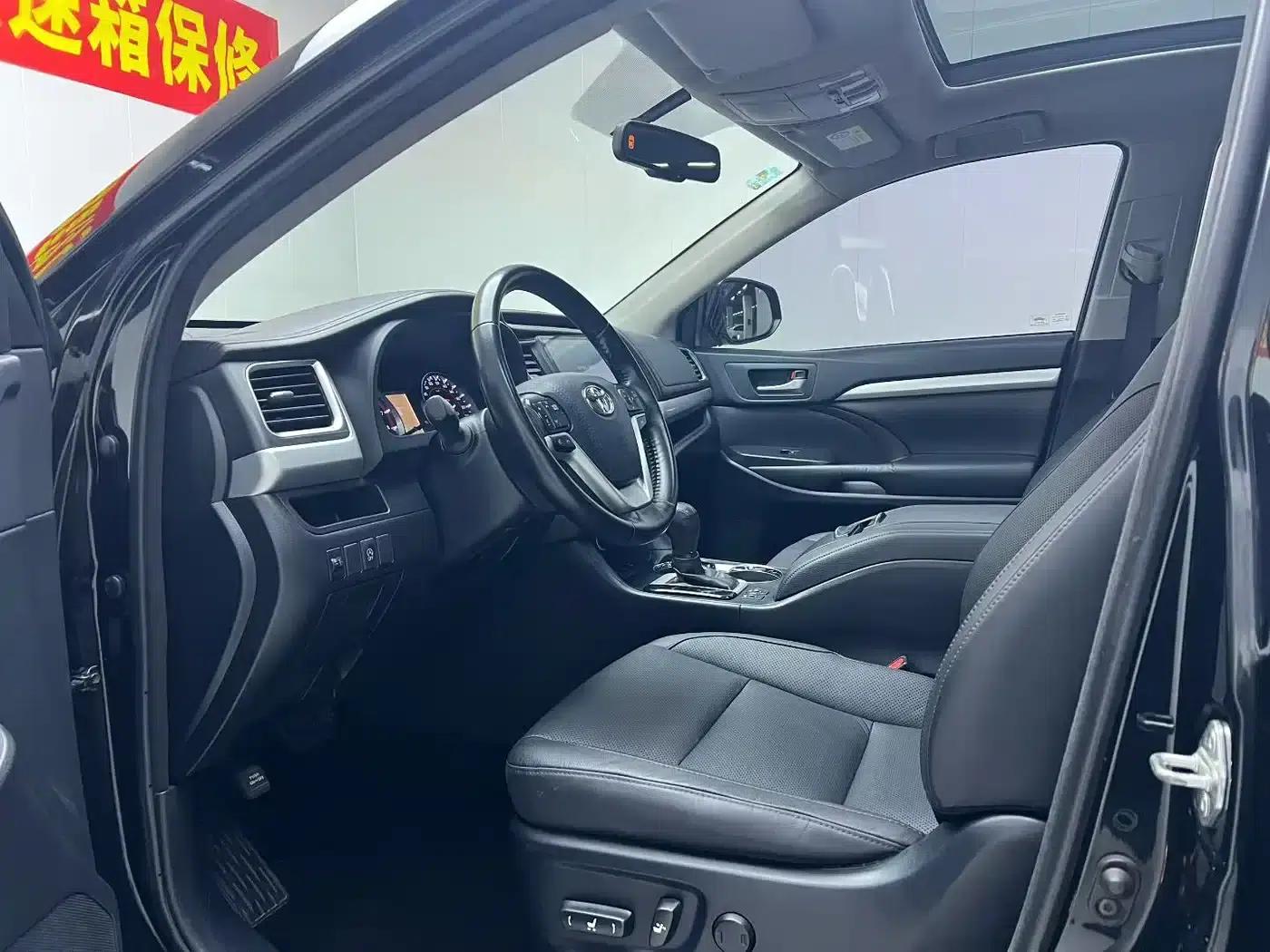 2017 Highlander 2.0T AWD Luxury 7-seater — миниатюра 9