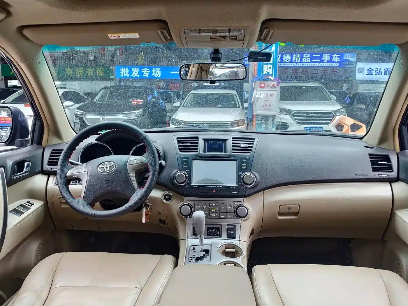 2011 Highlander 2.7L 2WD 7-seater Luxury Navigation Edition — миниатюра 4