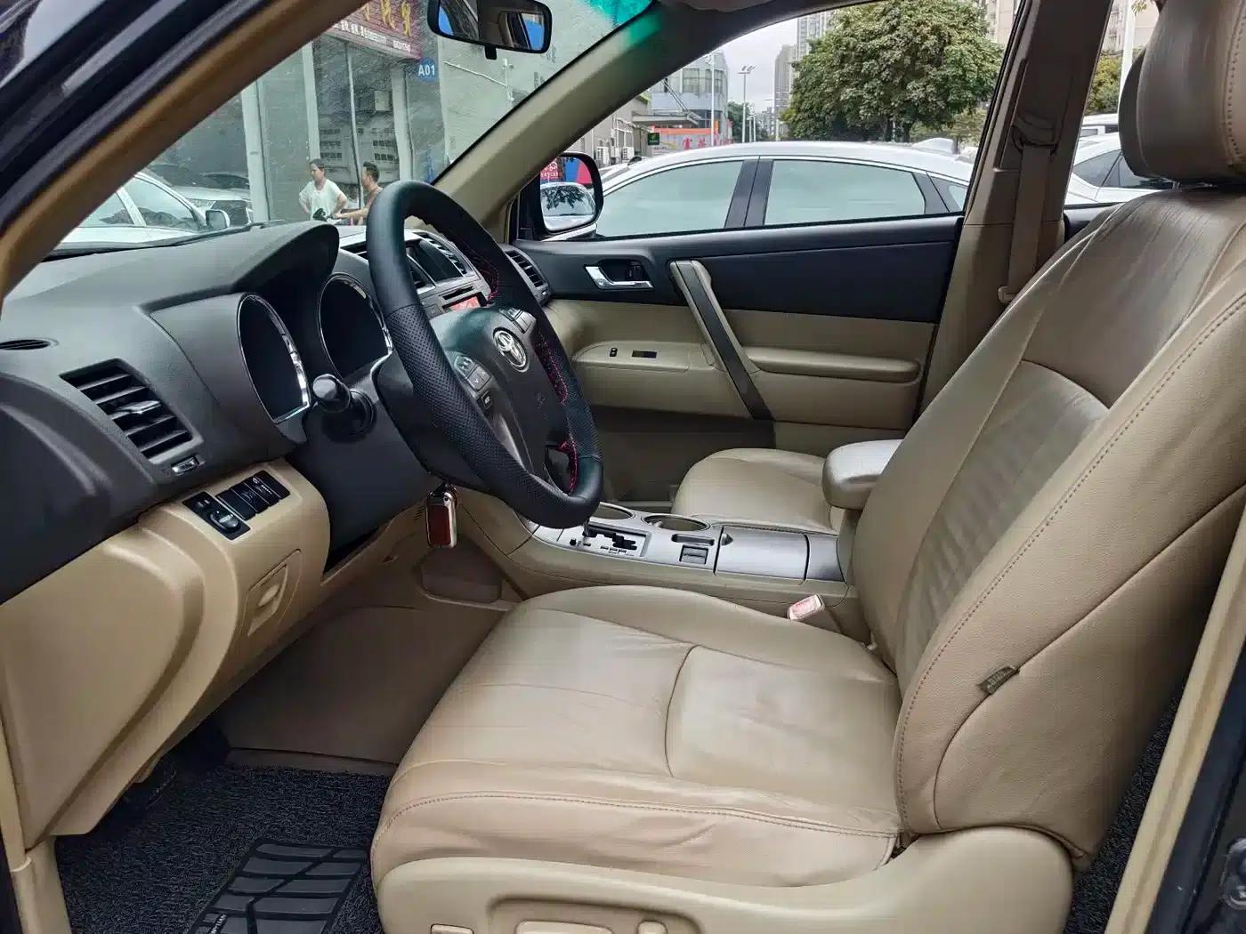 2011 Highlander 2.7L 2WD 7-seater Luxury Navigation Edition — миниатюра 6