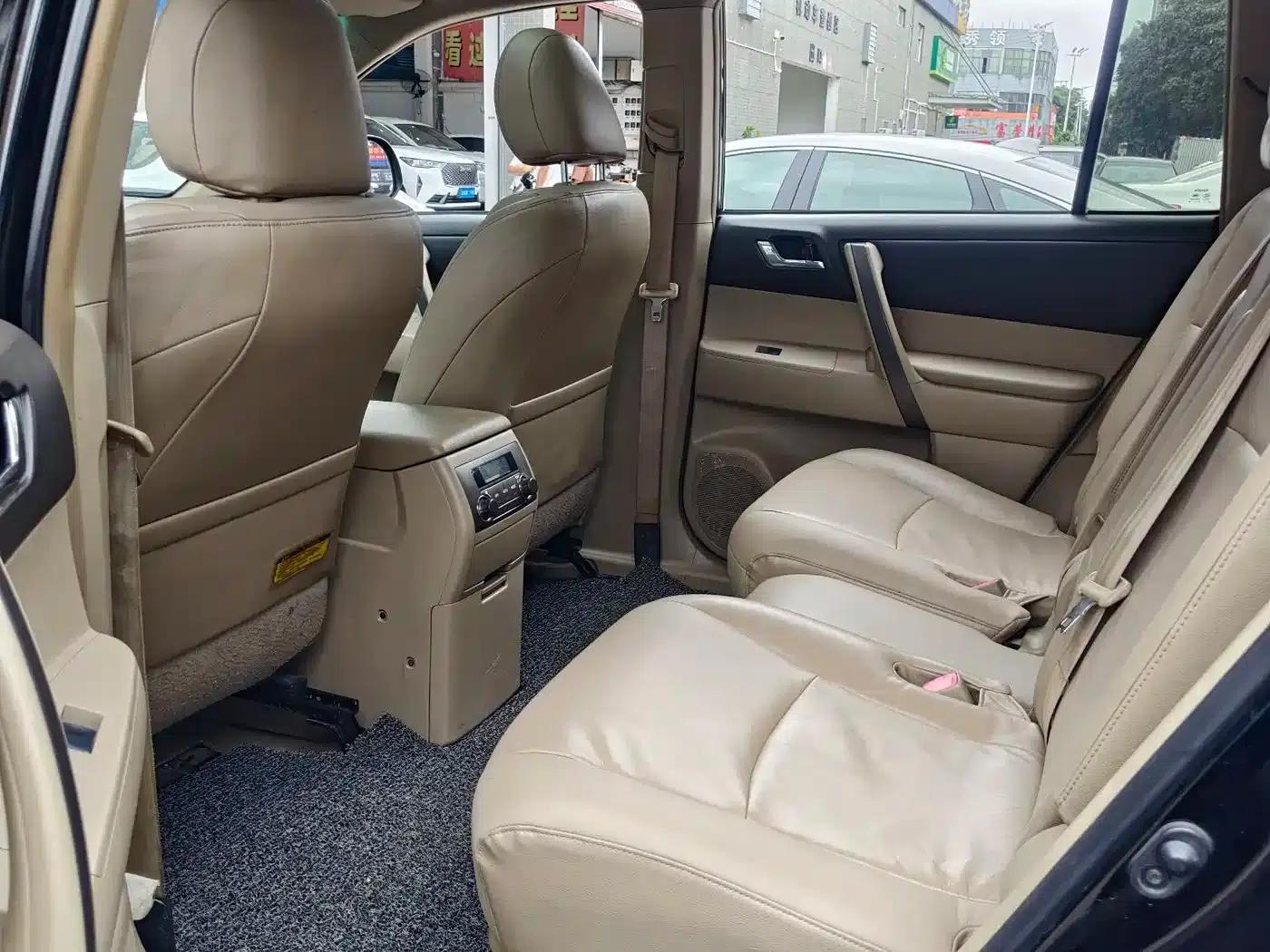2011 Highlander 2.7L 2WD 7-seater Luxury Navigation Edition — миниатюра 7