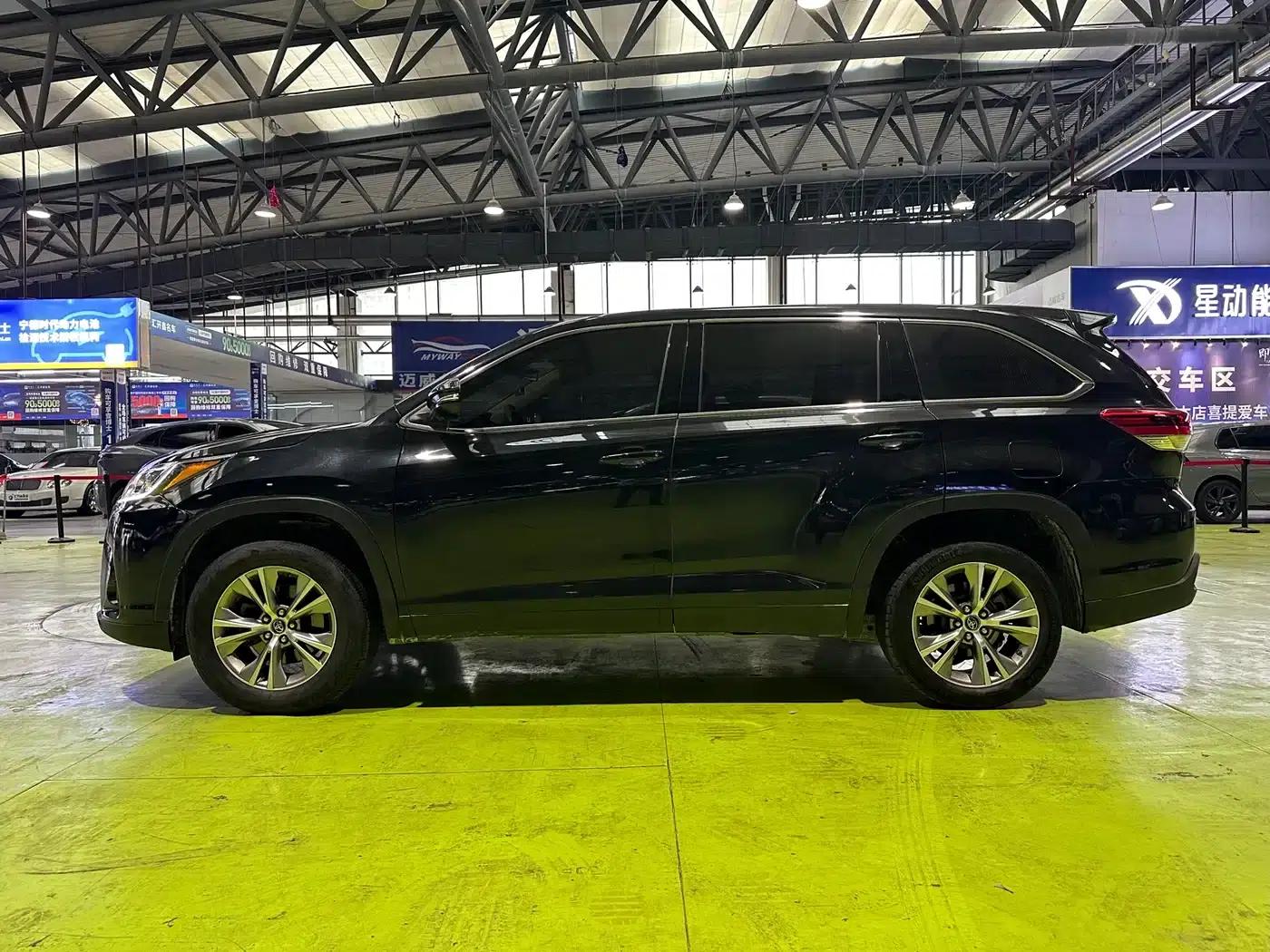2021 Toyota Highlander 2.0T AWD Elite Edition 7-seater — миниатюра 3