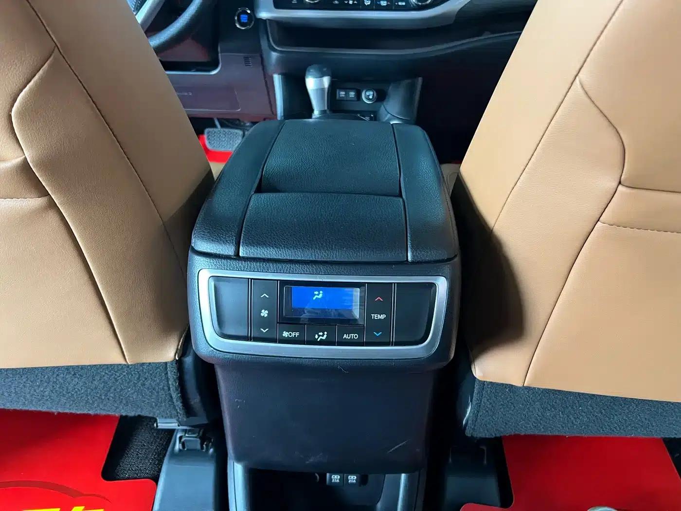 2018 Toyota Highlander 2.0T AWD Knight Edition 7-seater (China VI Emission Standard) — миниатюра 12