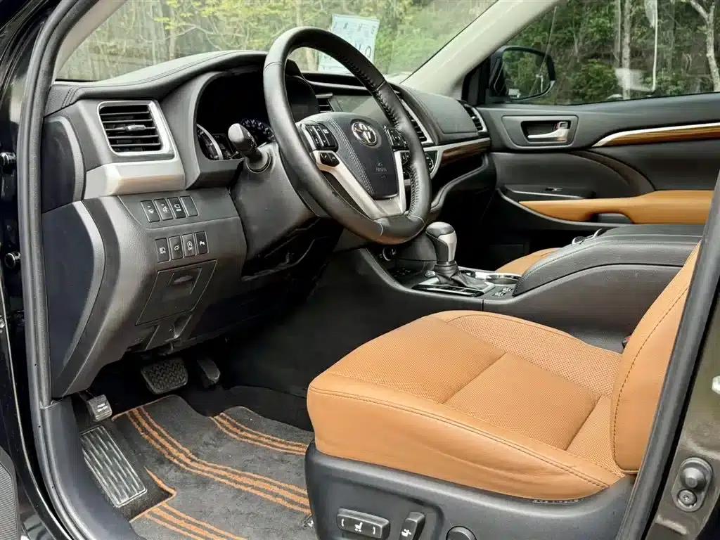 Highlander 2020 2.0T AWD Millionth Anniversary Edition 7-Seater — миниатюра 4