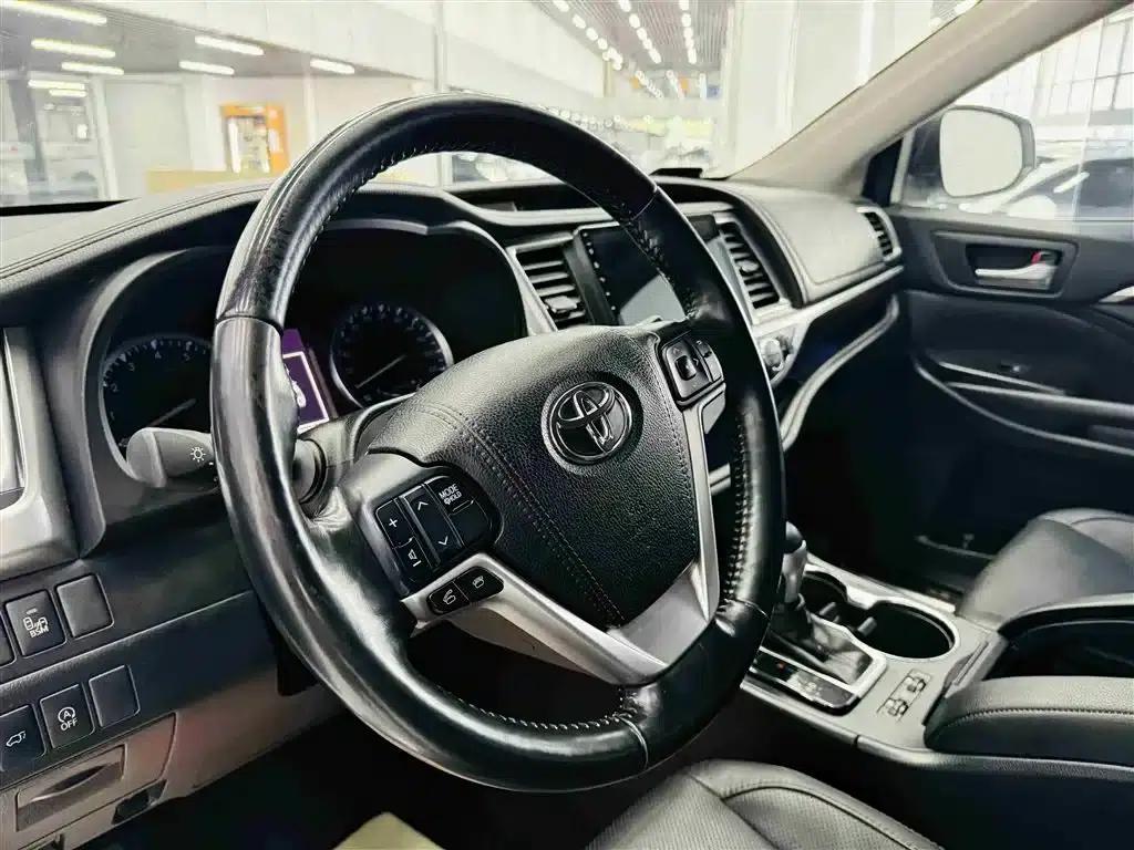 2017 Highlander 2.0T AWD Supreme Edition 7-seater — миниатюра 13