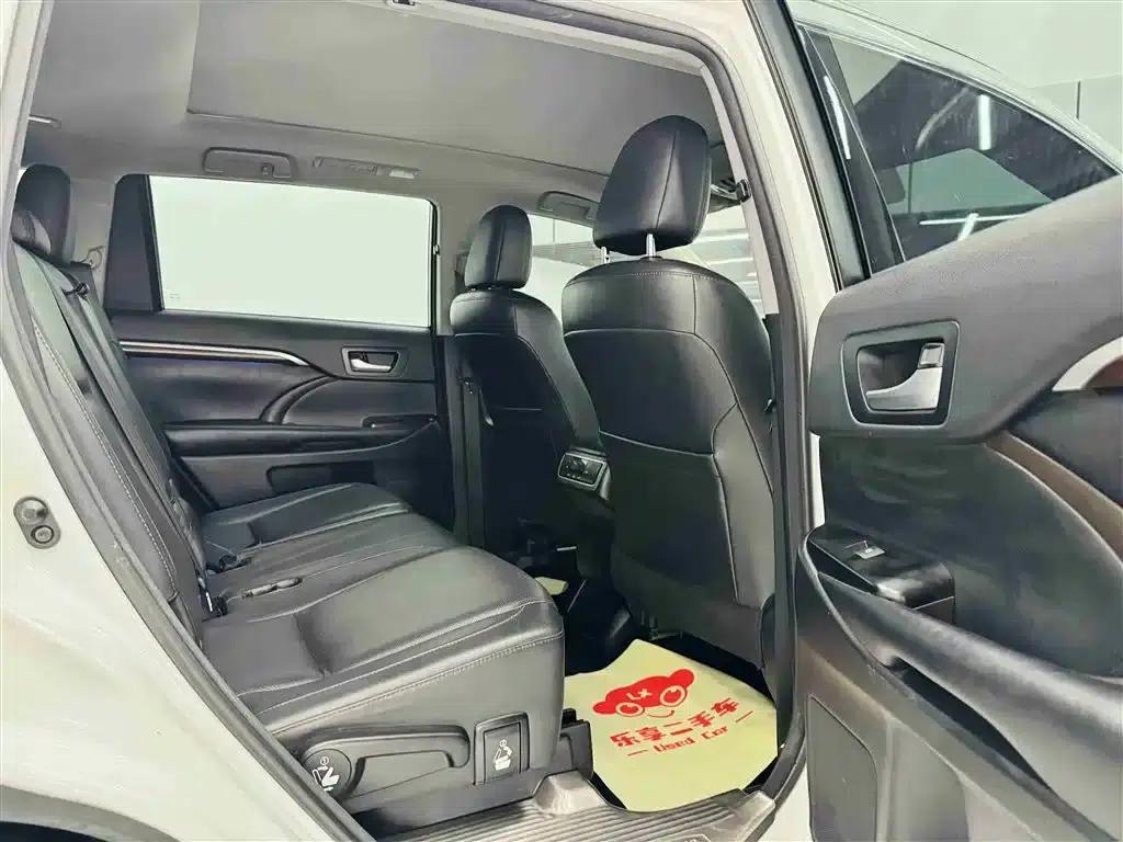 2017 Highlander 2.0T AWD Supreme Edition 7-seater — миниатюра 30