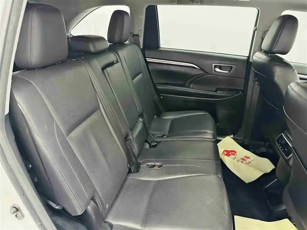 2017 Highlander 2.0T AWD Supreme Edition 7-seater — миниатюра 31