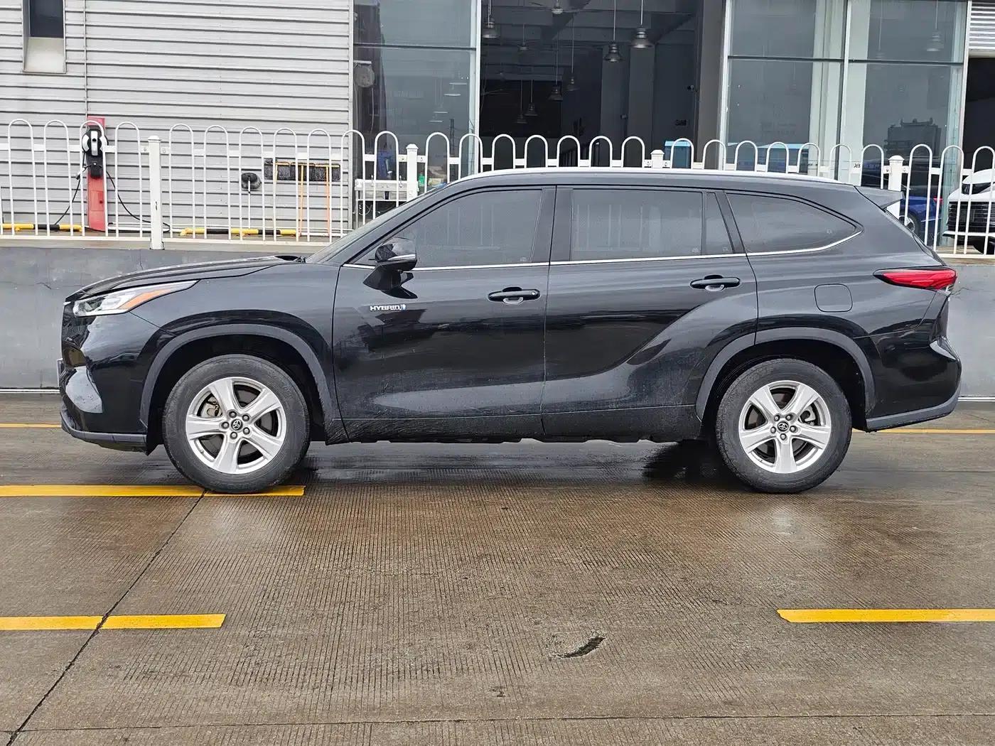 2022 Toyota Highlander Hybrid 2.5L 2WD Elite Edition 7-Seater — миниатюра 17