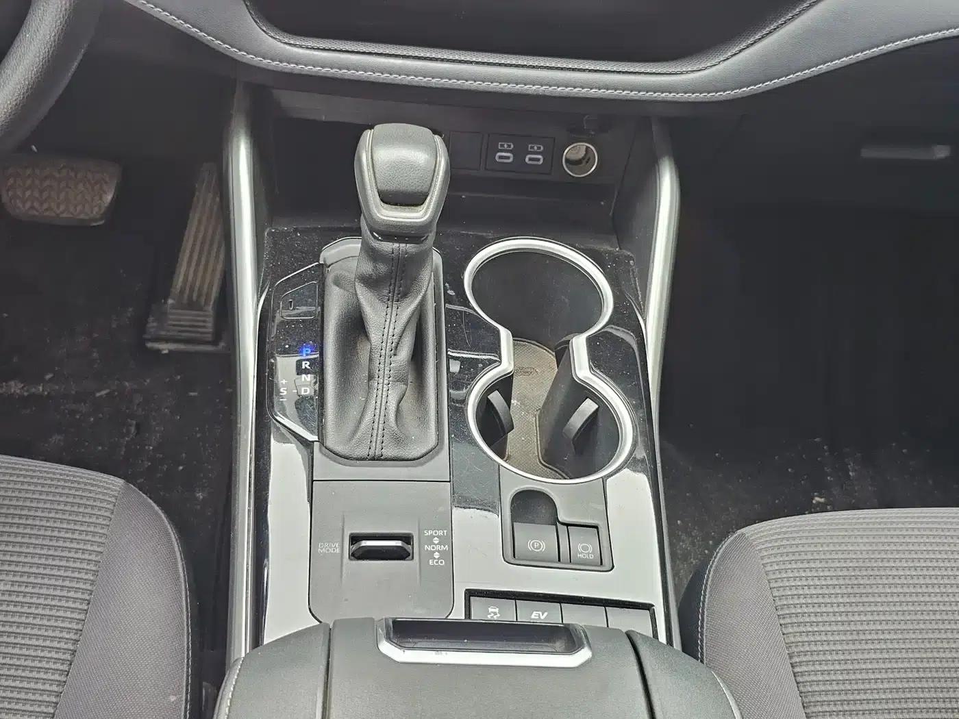 2022 Toyota Highlander Hybrid 2.5L 2WD Elite Edition 7-Seater — миниатюра 10