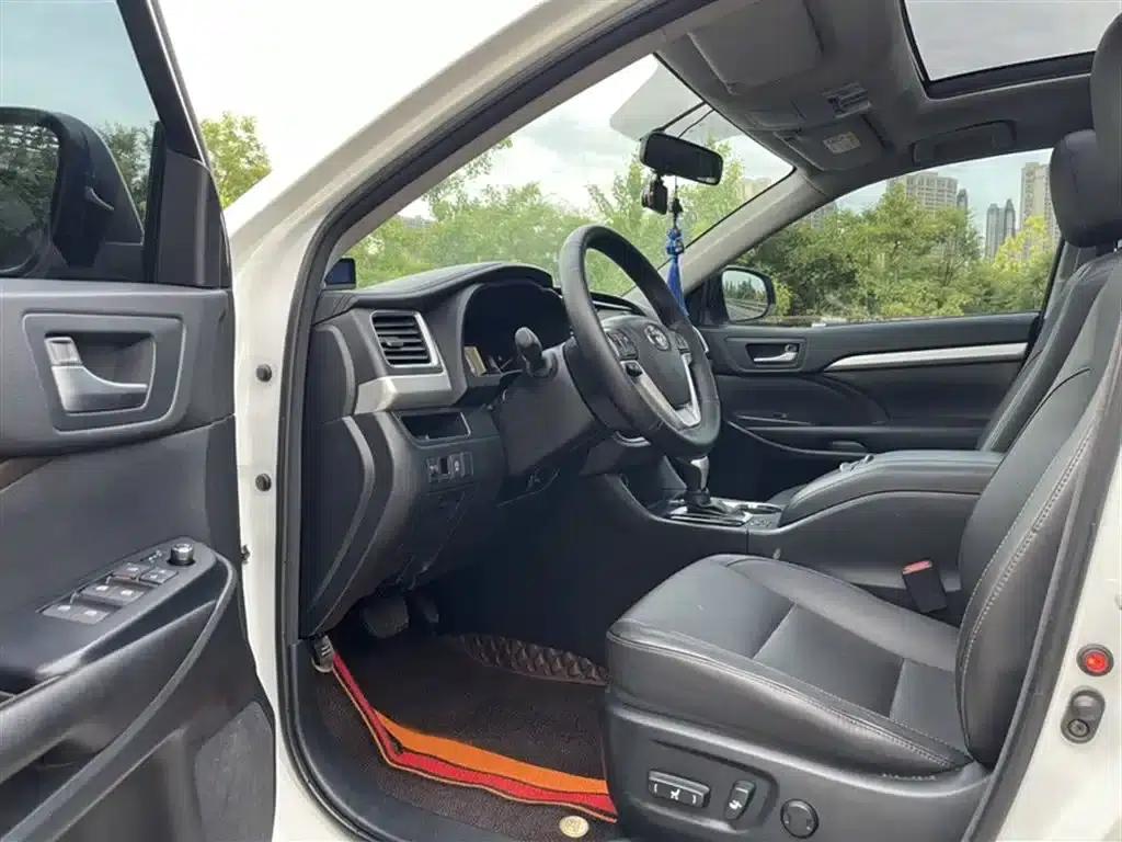 2015 Highlander 2.0T 2WD Luxury 7-seater — миниатюра 13
