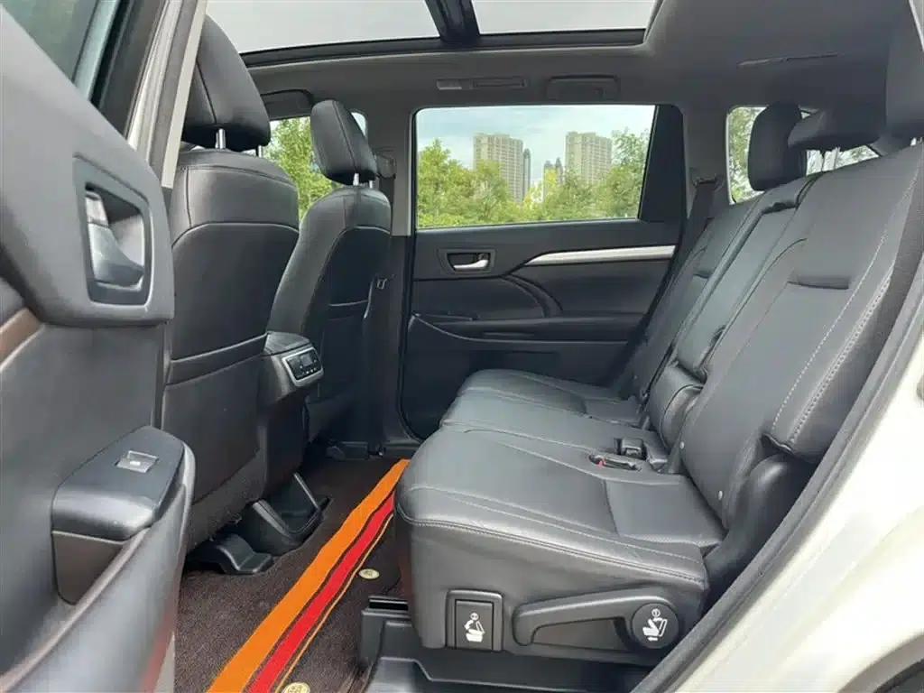 2015 Highlander 2.0T 2WD Luxury 7-seater — миниатюра 14