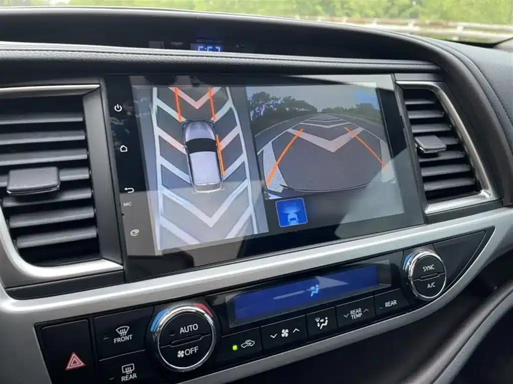 2015 Highlander 2.0T 2WD Luxury 7-seater — миниатюра 16