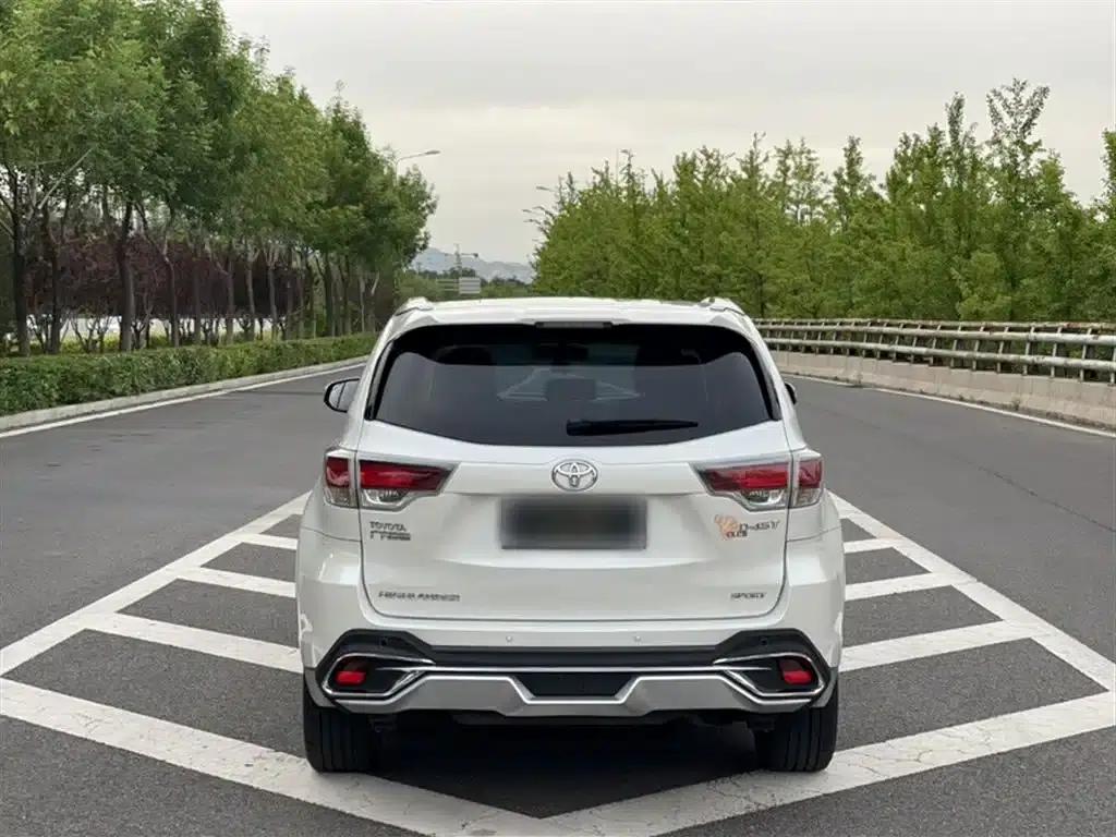 2015 Highlander 2.0T 2WD Luxury 7-seater — миниатюра 23