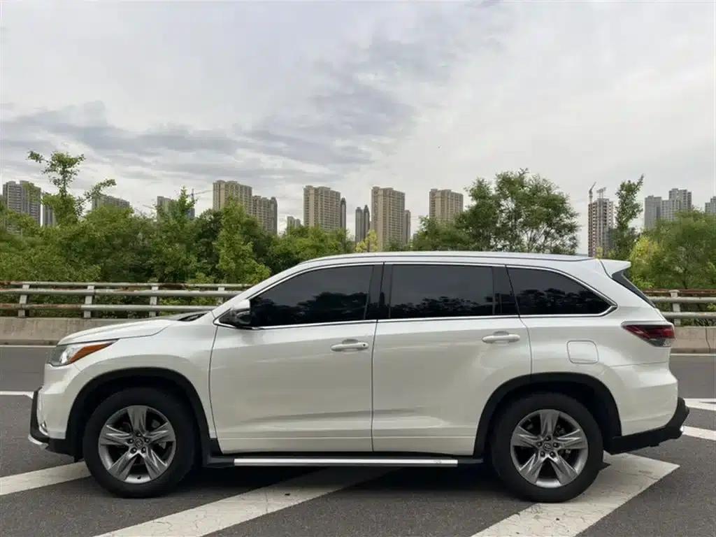 2015 Highlander 2.0T 2WD Luxury 7-seater — миниатюра 25
