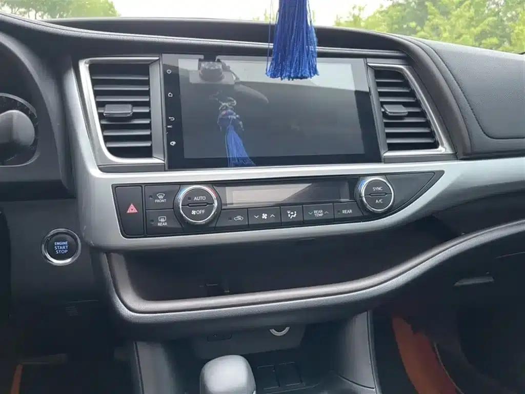 2015 Highlander 2.0T 2WD Luxury 7-seater — миниатюра 6