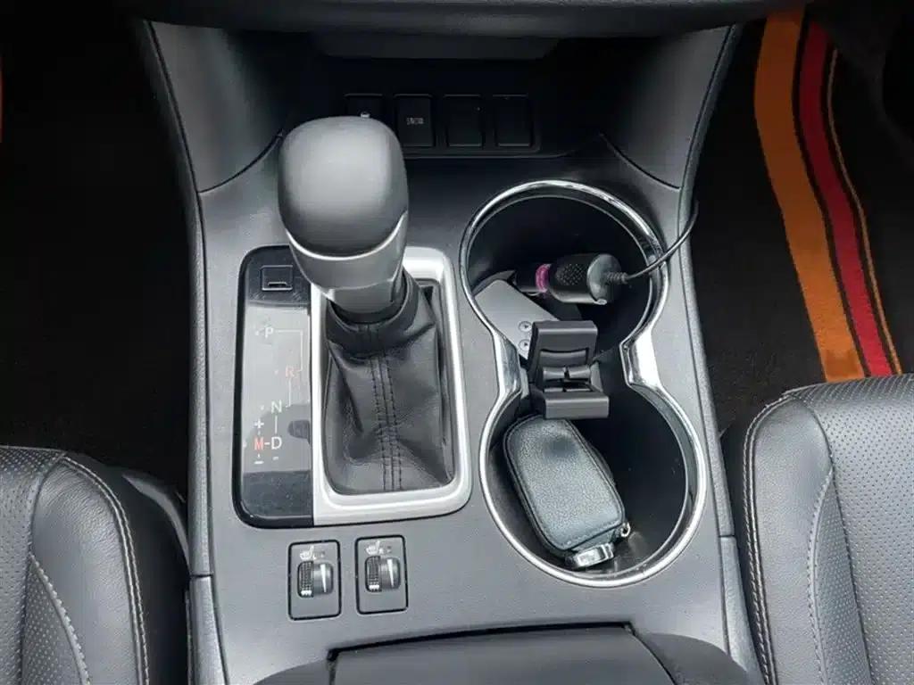 2015 Highlander 2.0T 2WD Luxury 7-seater — миниатюра 7
