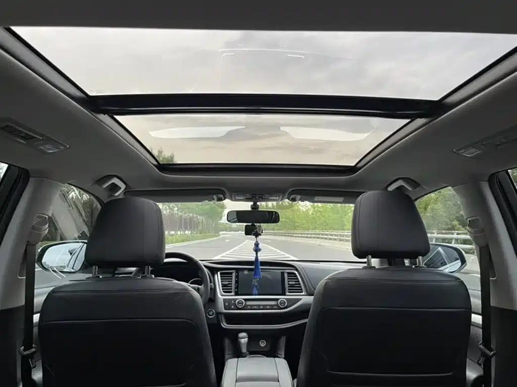 2015 Highlander 2.0T 2WD Luxury 7-seater — миниатюра 9