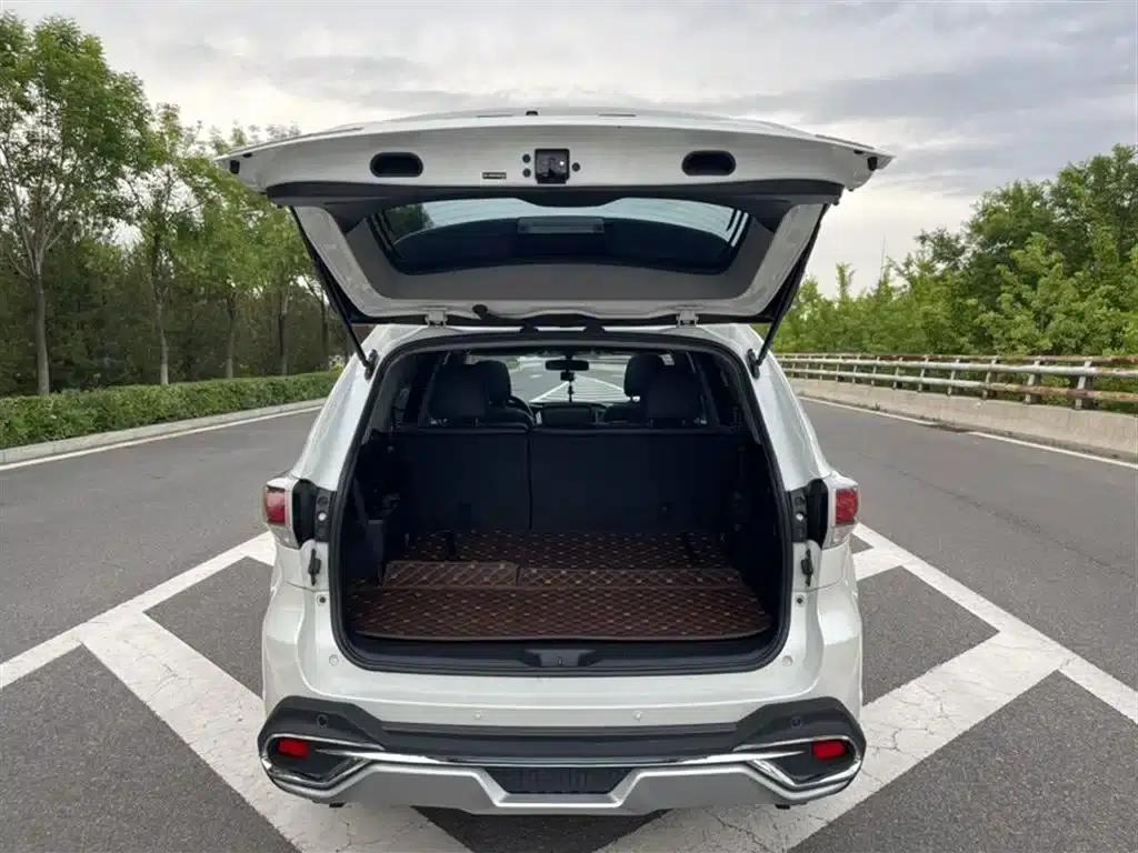 2015 Highlander 2.0T 2WD Luxury 7-seater — миниатюра 10