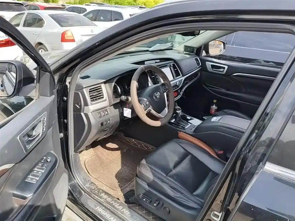 2015 Highlander 2.0T AWD Supreme Edition 7-seater — миниатюра 16