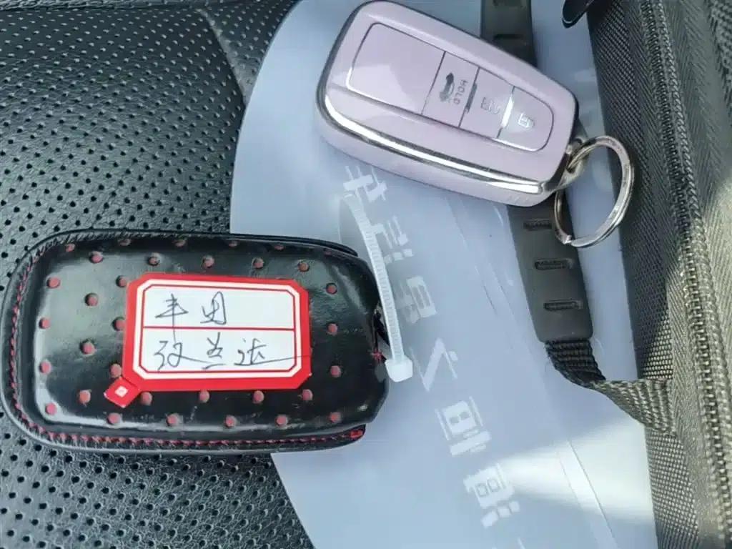 2015 Highlander 2.0T AWD Supreme Edition 7-seater — миниатюра 9