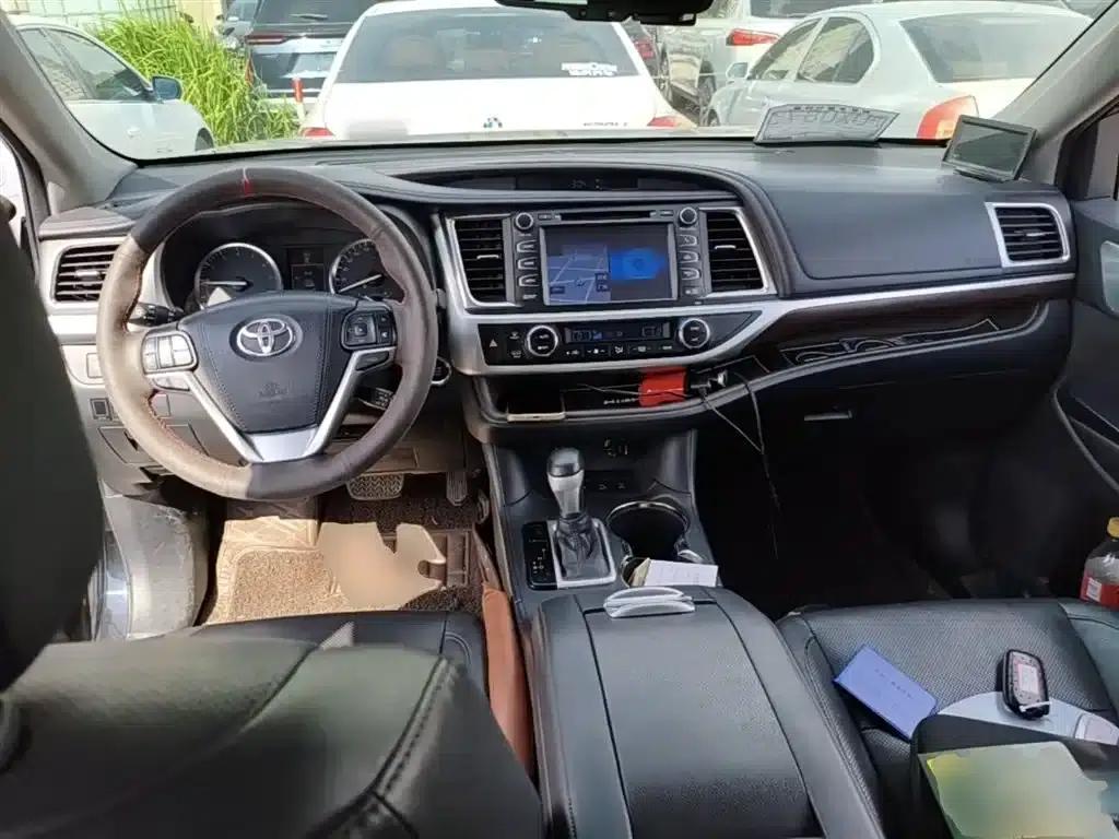 2015 Highlander 2.0T AWD Supreme Edition 7-seater — миниатюра 10