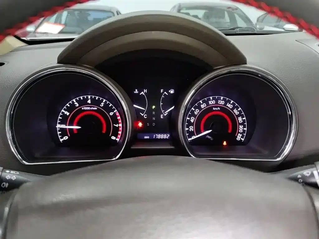 2012 Highlander 2.7L 2WD 5-seater Elite Edition — миниатюра 12