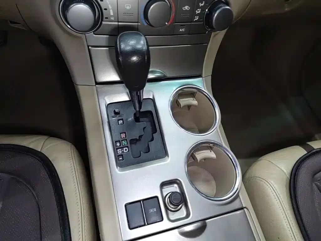 2012 Highlander 2.7L 2WD 5-seater Elite Edition — миниатюра 14