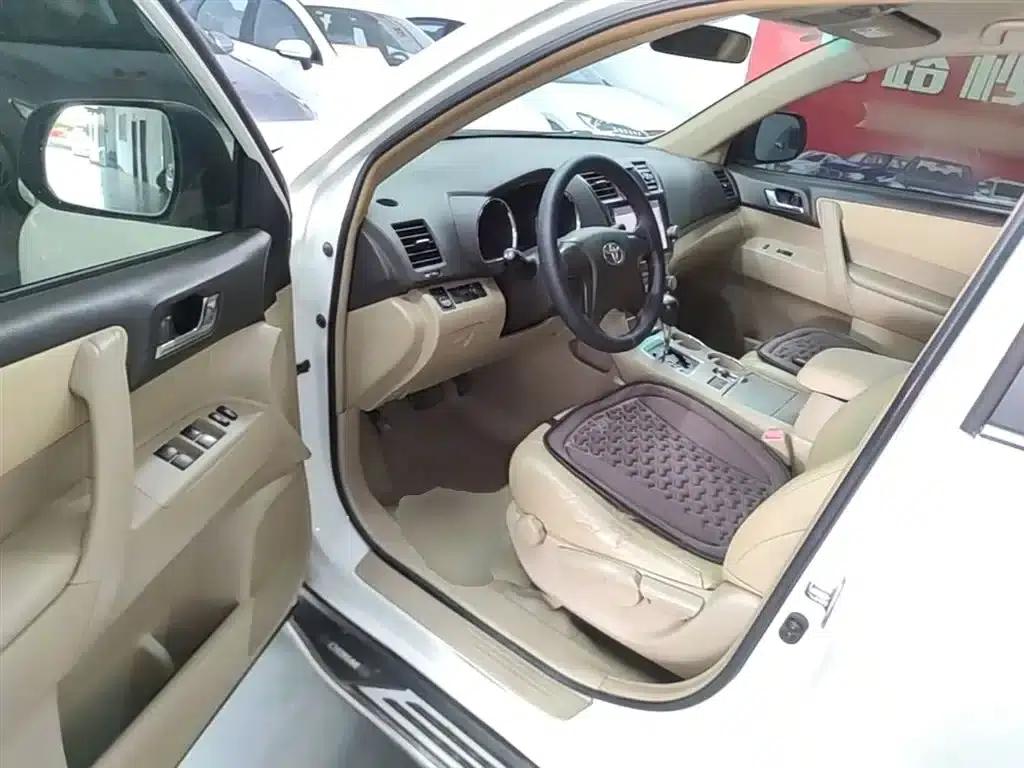 2012 Highlander 2.7L 2WD 5-seater Elite Edition — миниатюра 16