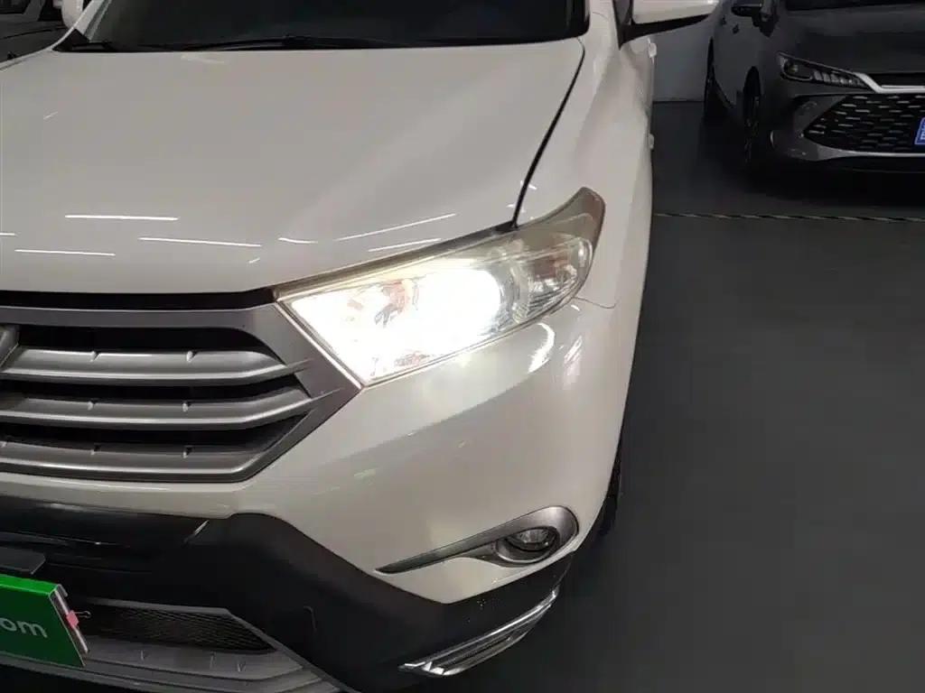 2012 Highlander 2.7L 2WD 5-seater Elite Edition — миниатюра 24
