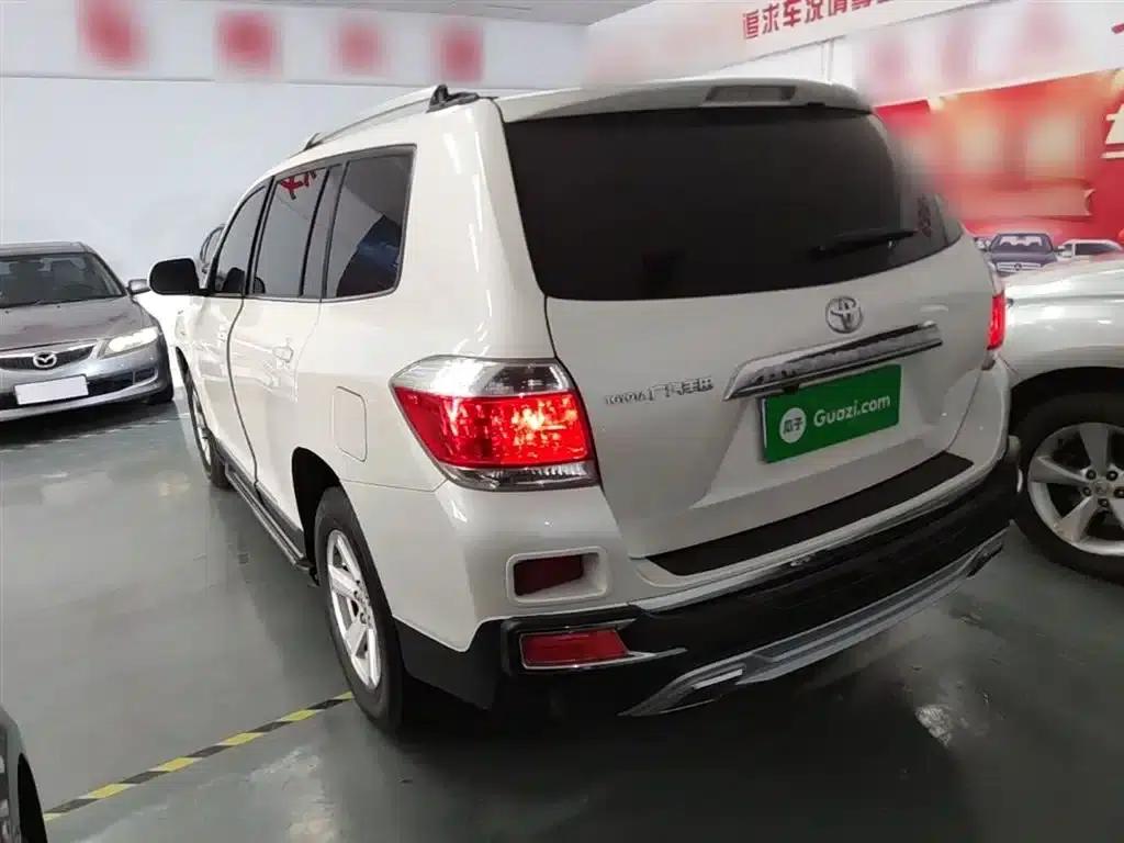 2012 Highlander 2.7L 2WD 5-seater Elite Edition — миниатюра 5