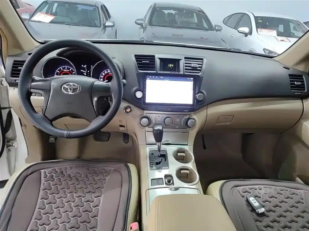 2012 Highlander 2.7L 2WD 5-seater Elite Edition — миниатюра 10