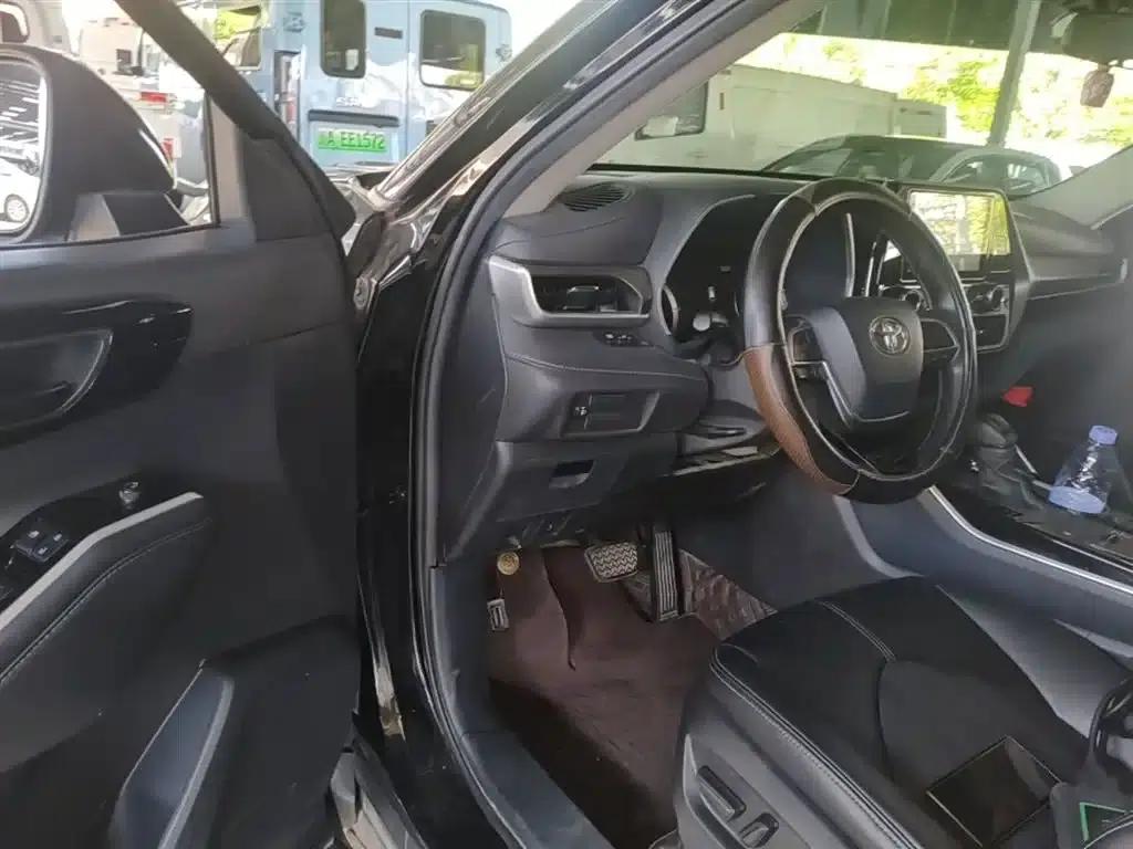 2022 Toyota Highlander Hybrid 2.5L AWD Elite 7-Seater — миниатюра 16
